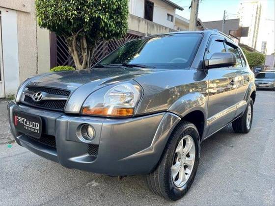 HYUNDAI TUCSON 2.0 MPFI GLS 16V 143CV 2WD FLEX 4P AUTOMÁTICO HYUNDAI TUCSON 2.0 MPFI GLS 16V 143CV 2WD FLEX 4P AUTOMÁTICO